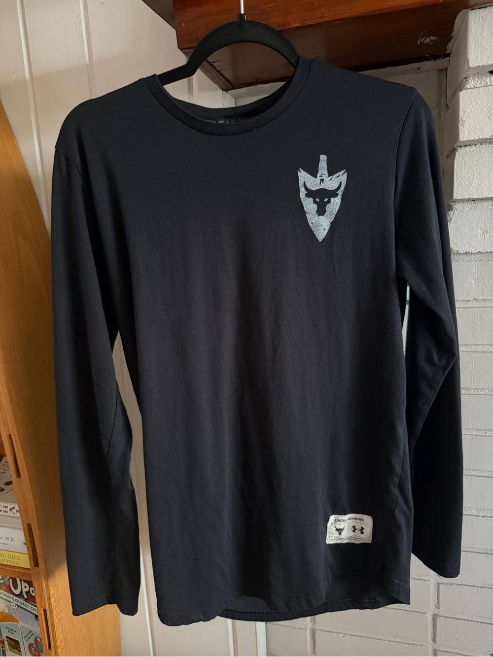 Under Armour Men’s Black Long Sleeve Tee with Light Gray Logos